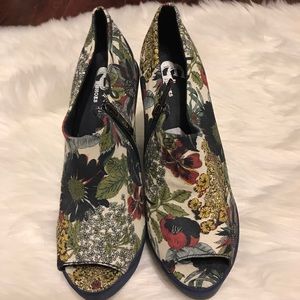 New Floral Wedges